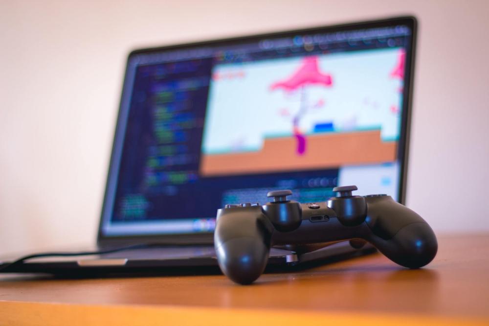 ordinateur et manette